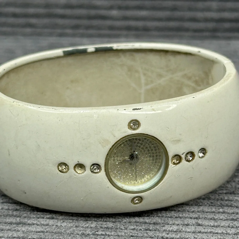 FMD Vintage White Bangle Cuff Watch Rhinestone Glitter Dial Japan Movt FMDC1318